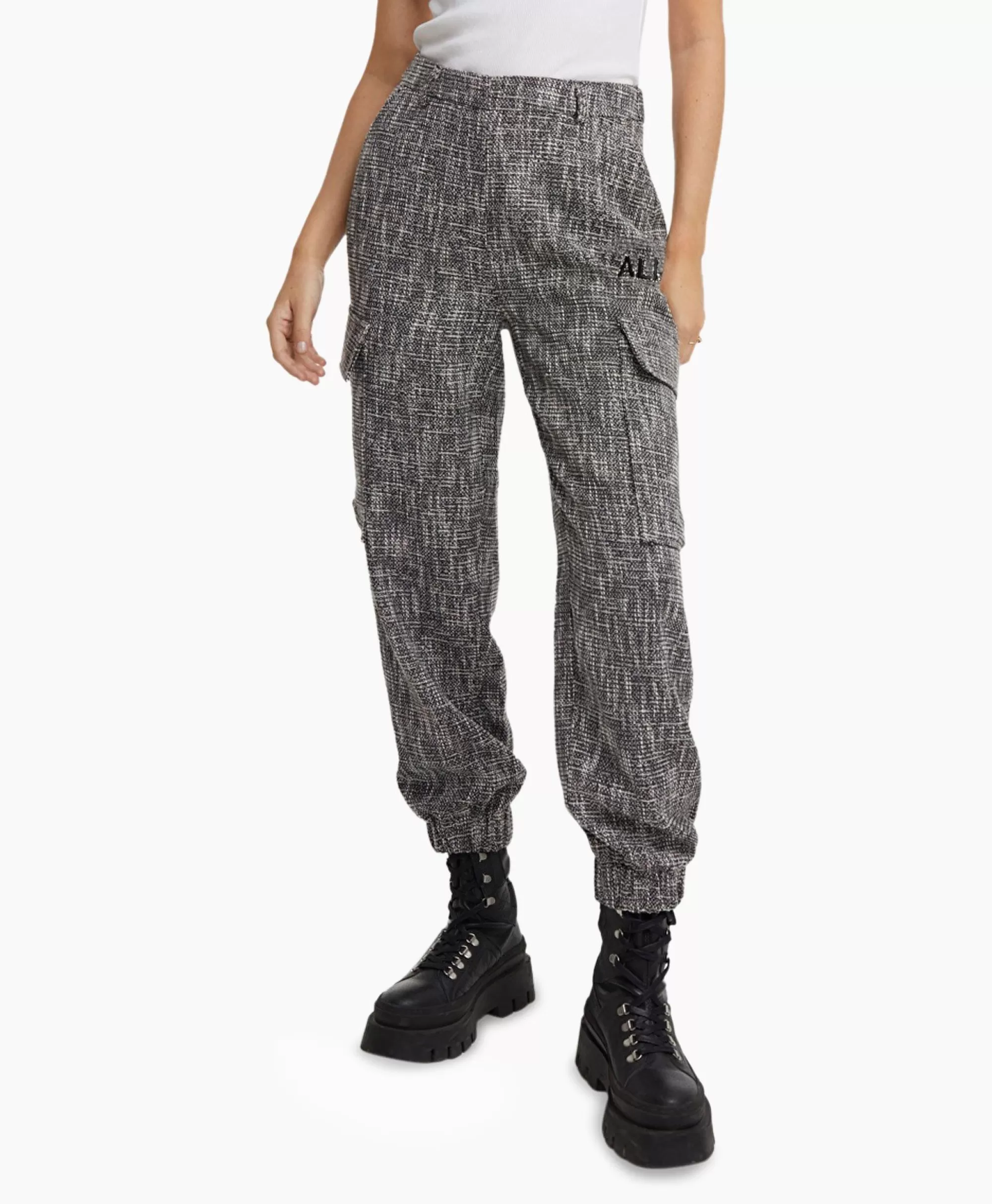 Pantaloni Cargo Boucle Avvolgente in Tessuto Intrecciato - Nero | Alix The Label