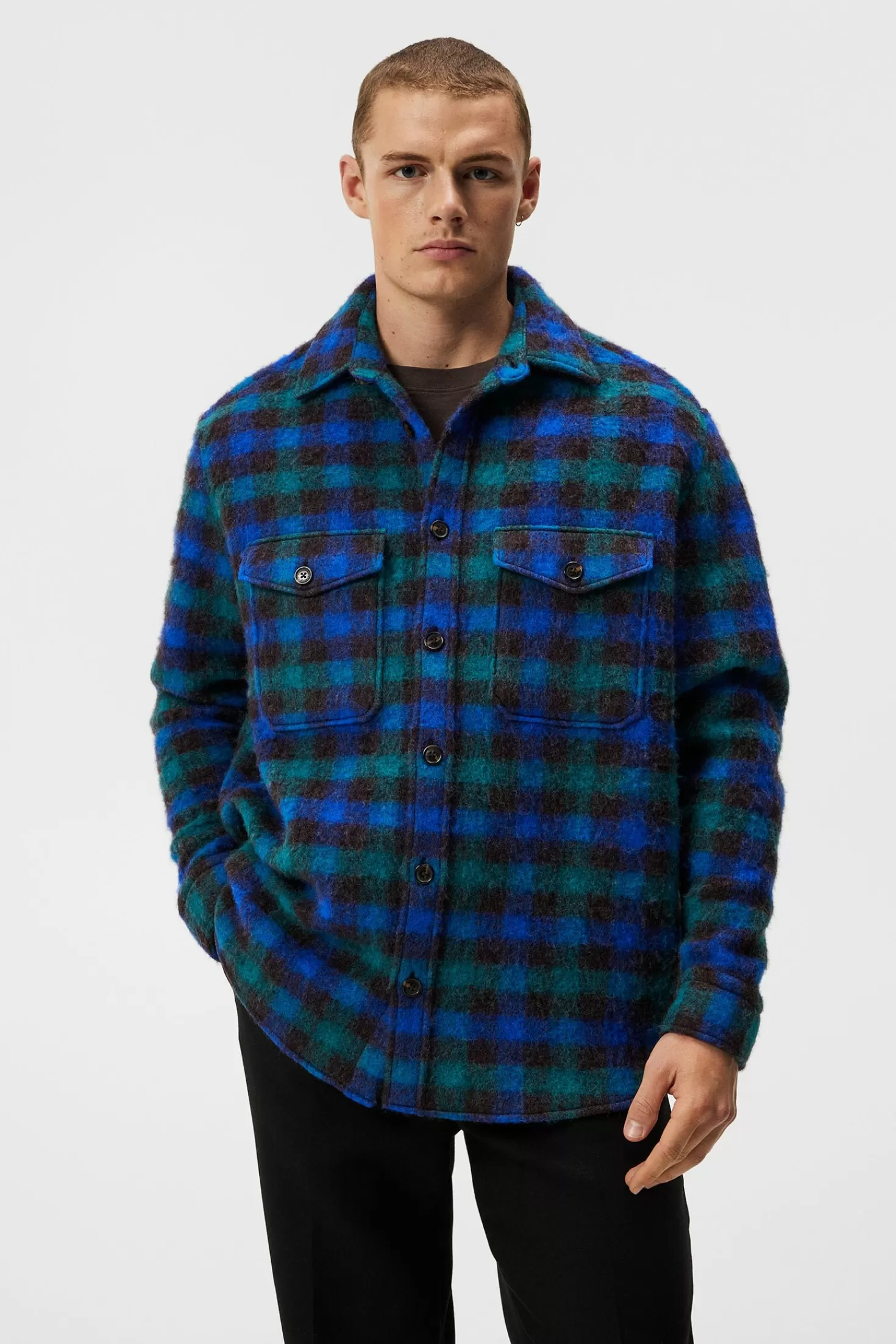 Giacca Overshirt Quadri Carter | Ultime Occasionioni J.Lindeberg con Sconto Esclusivo

Stile Casual Elegante | Modello Oversize Carter in Tessuto Premium - Saldi Attivi J.Lindeberg

Ultimi Pezzi: Overshirt Carter Motivo Quadri - Fino al 50% su Collezione Uomo J.Lindeberg

Giubotto Shirt Carter a Quadri - Edizione Limitata in Saldo con Spedizione Gratis J.Lindeberg