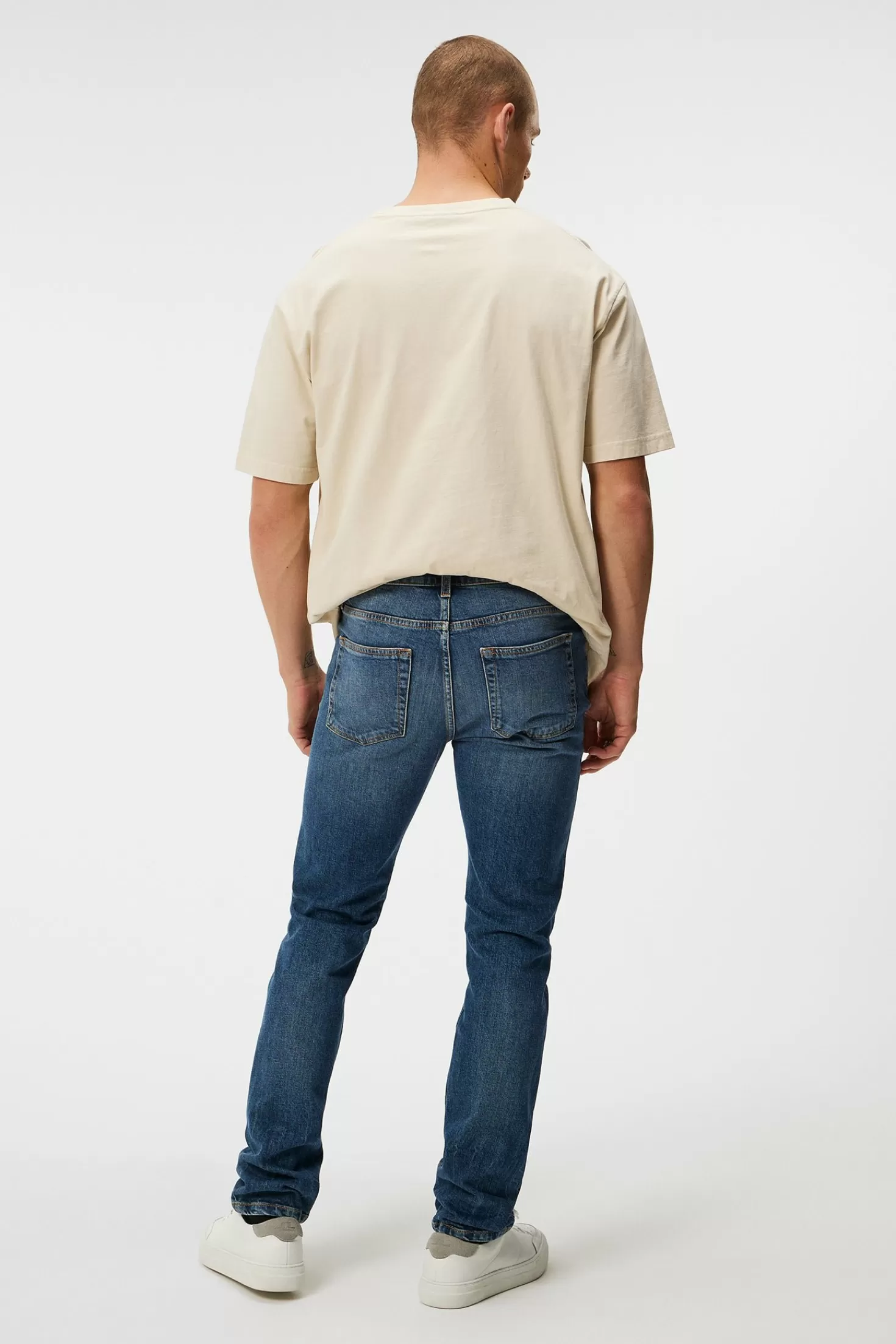J.Lindeberg Denim Cedar Strike - Jeans Slim Lavaggio Effetto Vintage con Confezione Premium | Stile Urbano Moderno a Prezzi Competitivi