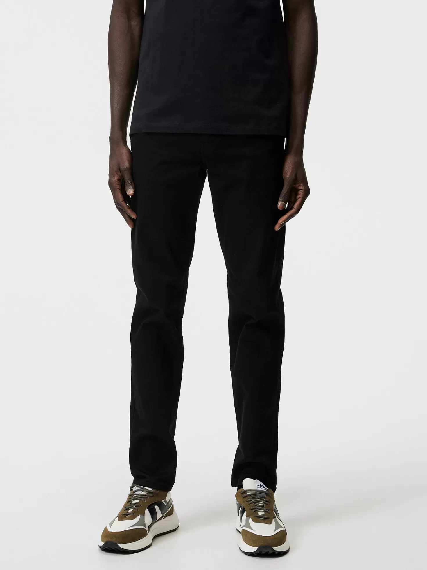 J.Lindeberg Pantaloni Elasticizzati Chaze Gmd - Comodi e Versatili con Design Moderno a Prezzo Accessibile 

(：，
