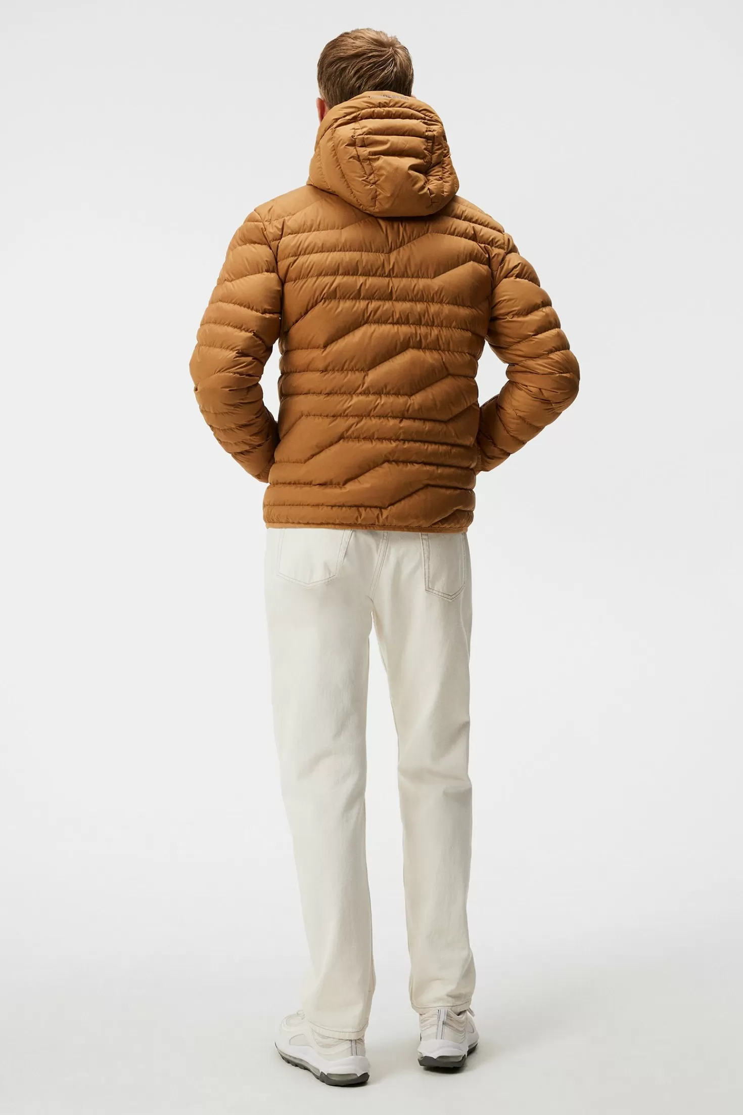 Giacca Sportiva Impermeabile Cliff con Cappuccio | Piumino Leggero Autunno-Inverno 2024 | Collezione Uomo J.Lindeberg
