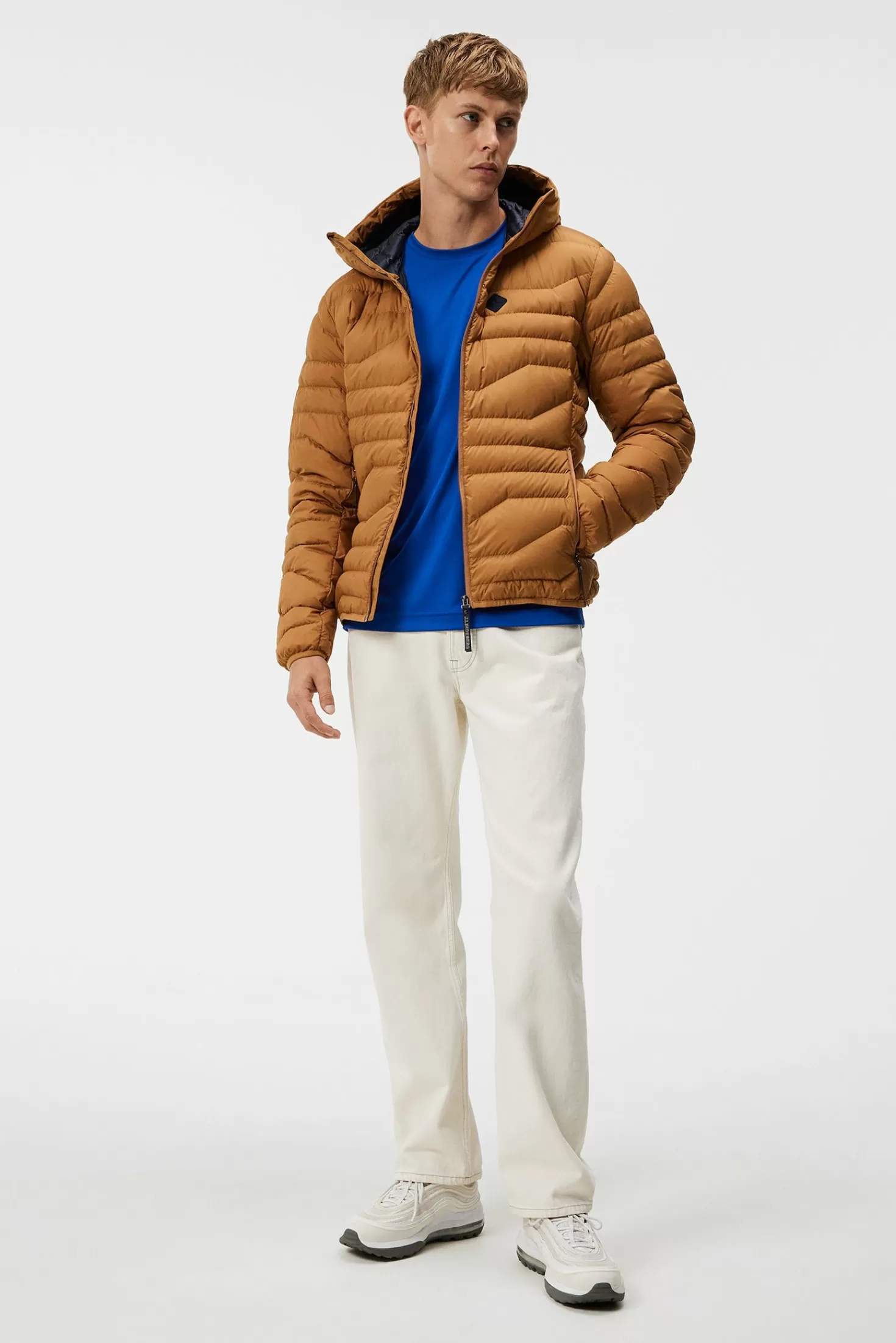 Giacca con Cappuccio Cliff Light - Piumino Leggero Autunno-Inverno di JLindeberg | Cappotti Imbottiti per Uomo con Design Scandinavo