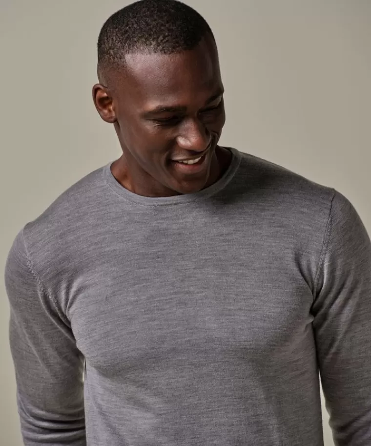Maglione Profuomo in Pura Lana Merino - Grigio Antracite con Scollo Tondo  
Tessuto Premium per Termoregolazione, Confezione Classica  
Sconti Esclusivi su Modelli Autunno/Inverno