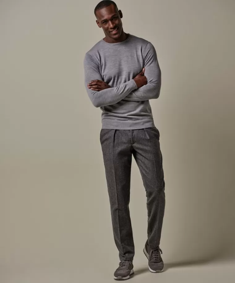 Maglione Profuomo in Pura Lana Merino - Grigio Antracite con Scollo Tondo  
Tessuto Premium per Termoregolazione, Confezione Classica  
Sconti Esclusivi su Modelli Autunno/Inverno