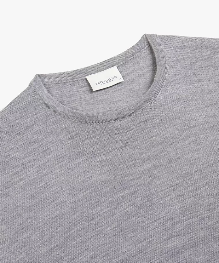 Maglione Profuomo in Pura Lana Merino - Grigio Antracite con Scollo Tondo  
Tessuto Premium per Termoregolazione, Confezione Classica  
Sconti Esclusivi su Modelli Autunno/Inverno