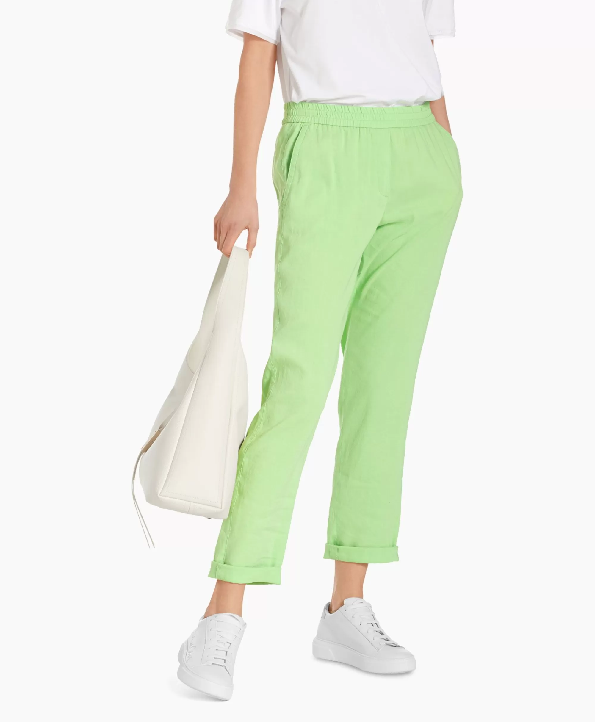 Pantaloni Casual Marccain Collezione Autunno, Modello WC81.59-W47 in Verde Foresta - Taglio Confortevole con Passanti Tasche