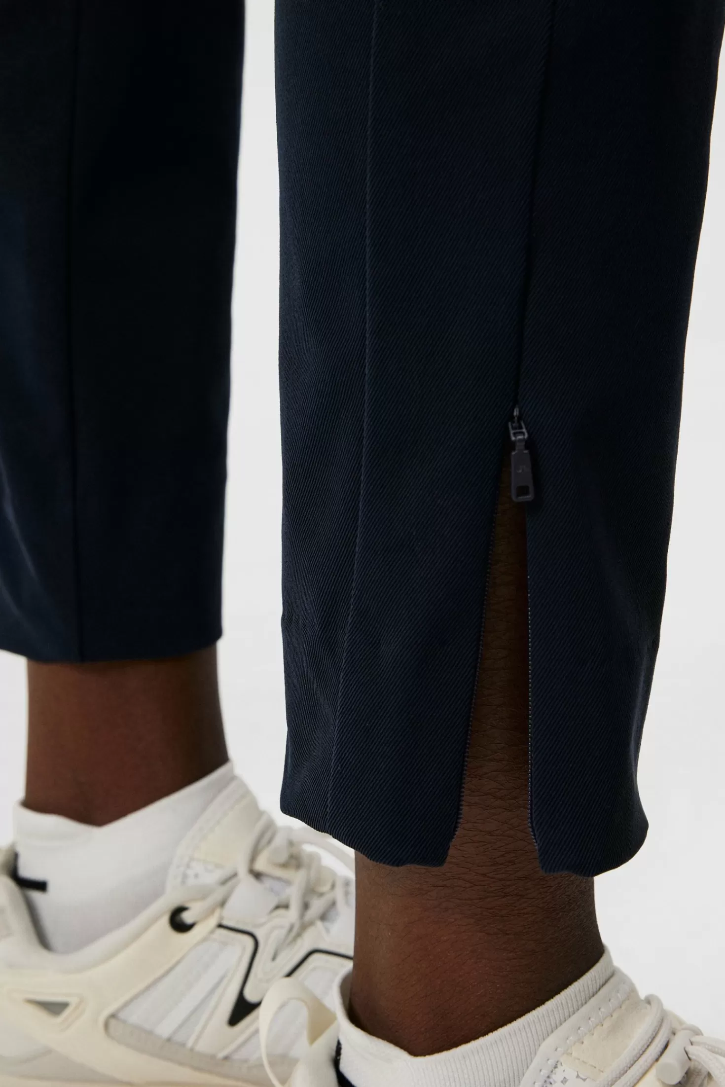 J.Lindeberg - Pantalone Maria in Tessuto Premium | Design Elegante per Look Casual-Chic | Offerte Exclusive Outlet