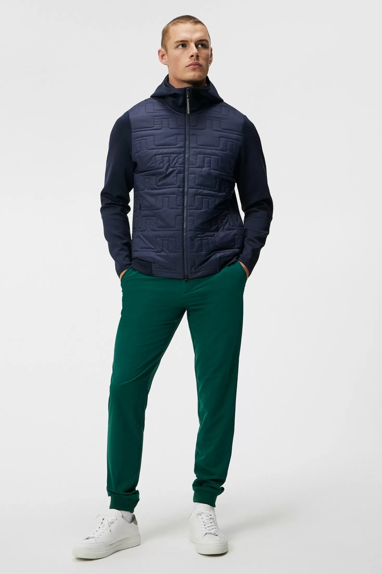 Giacca con Cappuccio Ibrida Trapuntata: Stile Moderno e Funzionalità | Collezione Online J.Lindeberg