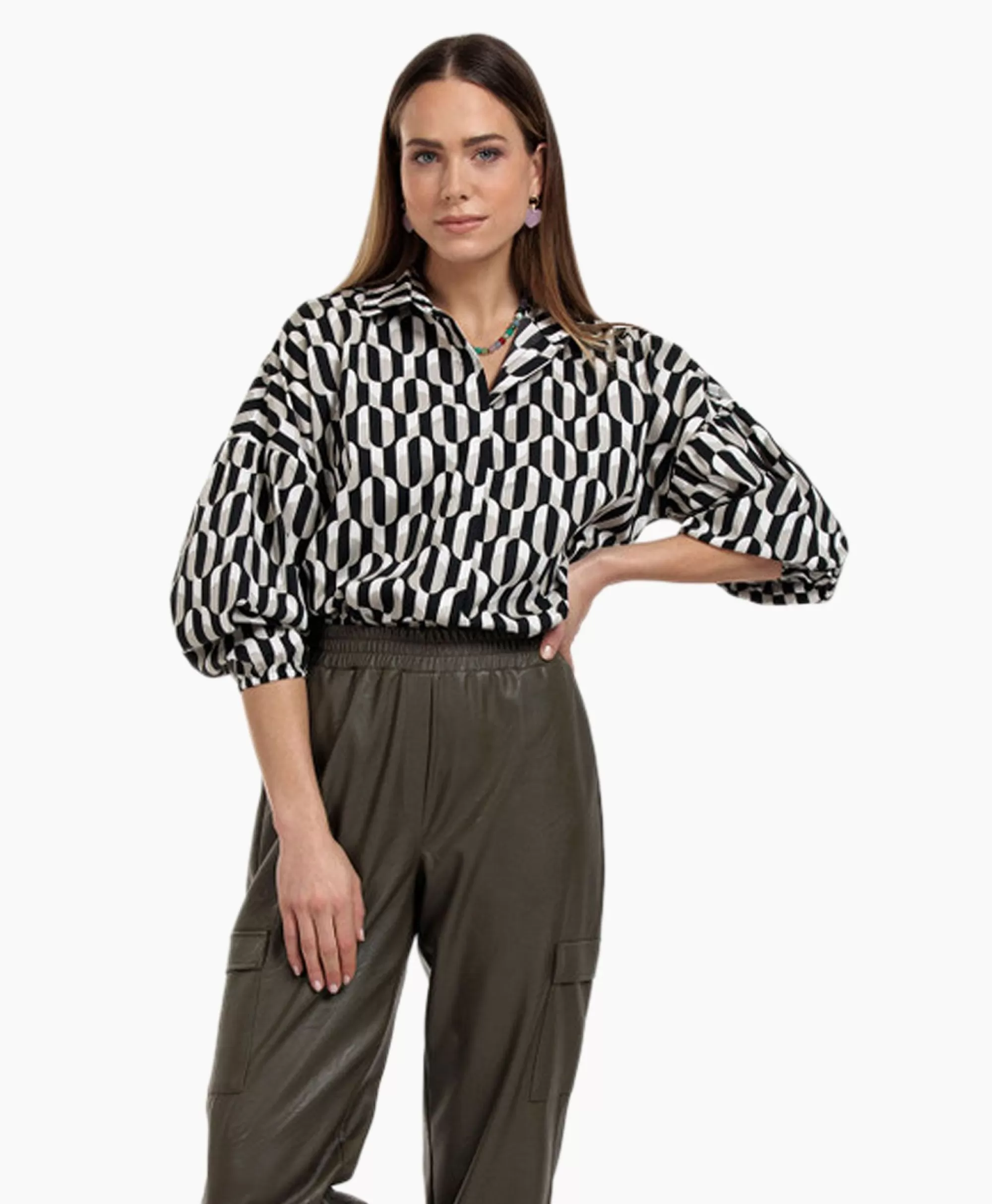 Camicia Studio Anneloes - Stampa Chicchi di Caffè Havana in Tonalità Noir con Dettaglio Elegante