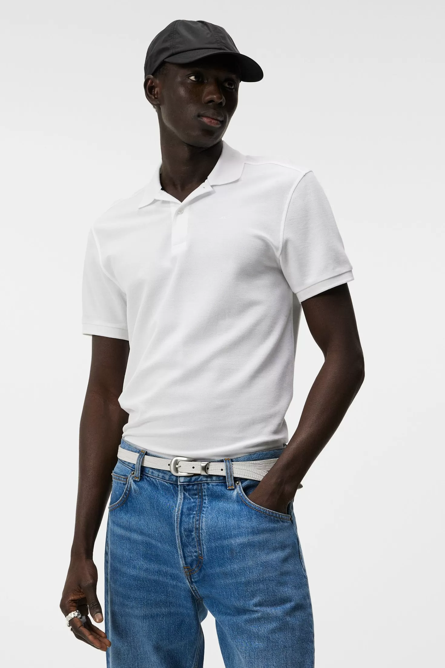J.Lindeberg Maglietta Uomo Troy - Polo in Tessuto Piqué Fresco, Design Sportivo Elegante · Collezione Estiva 2024 · Disponibile in Rosso Passionale