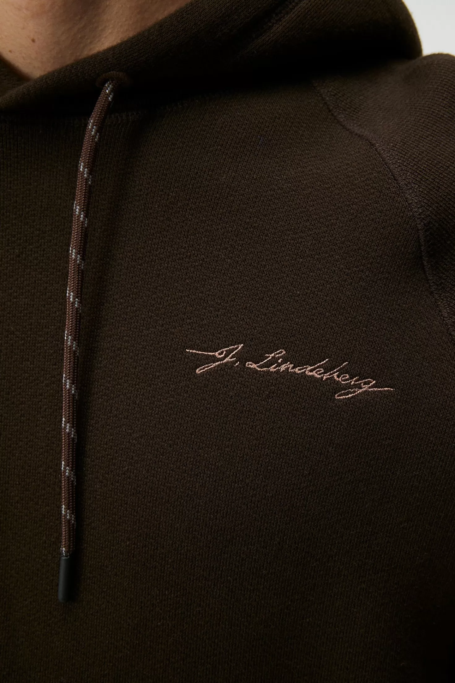 J.LINDEBERG Felpa Wildwood - Cappuccio Oversize in Tessuto Tecnico Autunno-Inverno 2024 | Abbigliamento Sportivo Urbano #JLINDEBERG